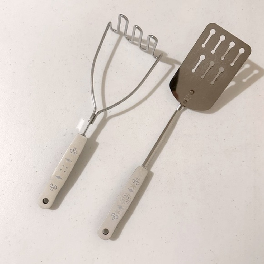 Vintage EKCO USA Chromium Plated Carousel Blue Dutch Tulip Cooking Utensils Set